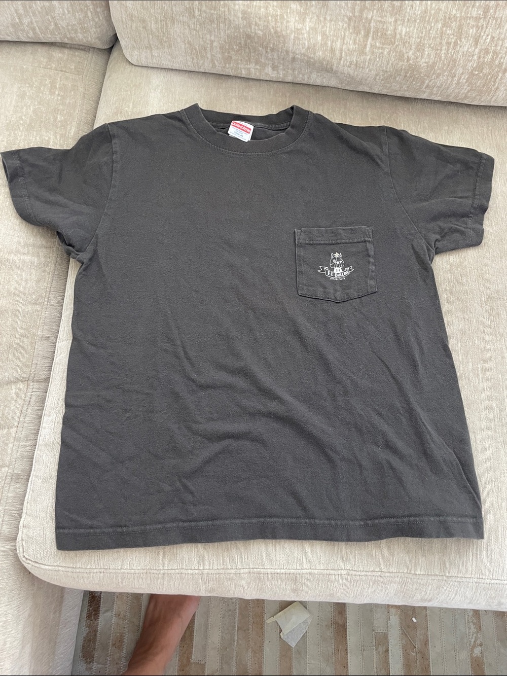 11 gallery and cafe zoologies 11th anniversary black pocket t-shirt